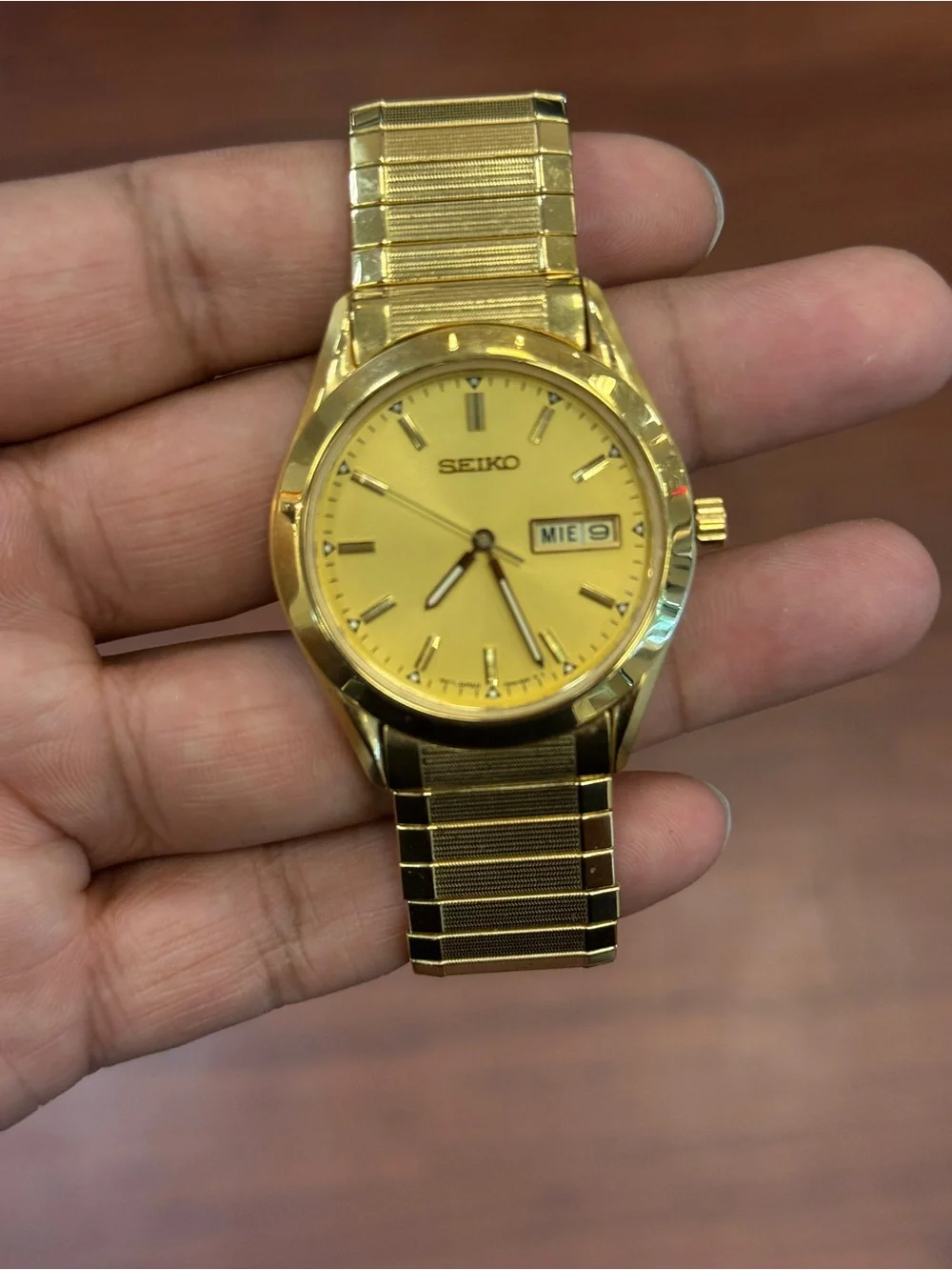 Seiko vintage mens adjustable strap Gold Watch with Gold Dial daydate watch